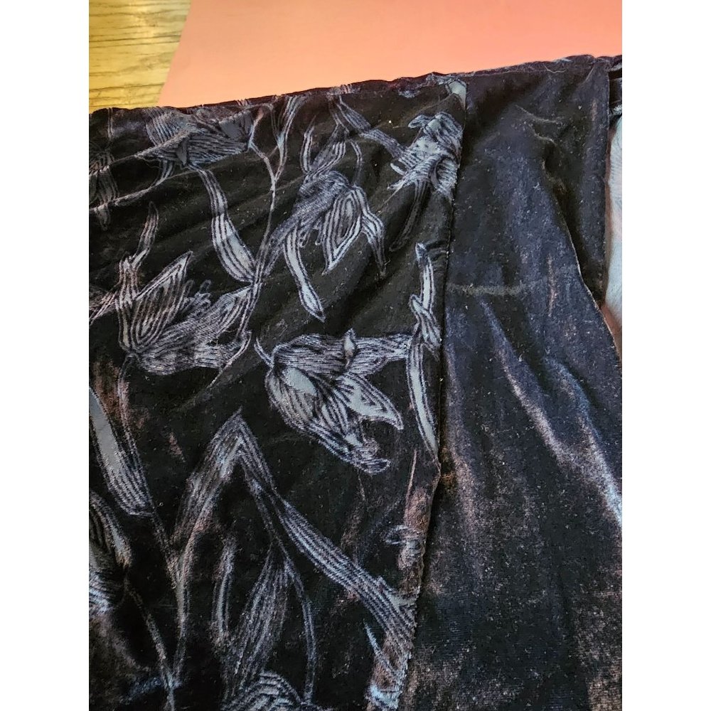 NEW A New Day short sleeve velvet and sheer navy blue kimono type top.  Size OSF